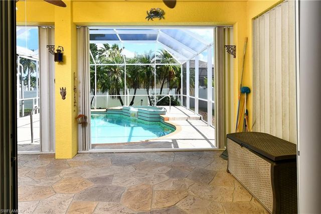 2313 SW 53rd TER, Cape Coral, FL 33914