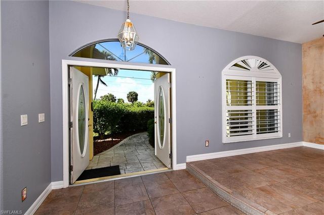 2313 SW 53rd TER, Cape Coral, FL 33914