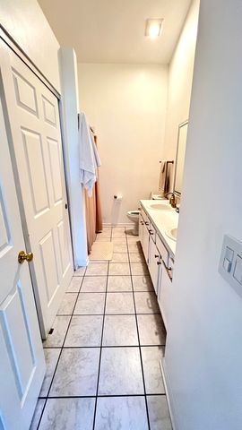 1227 Hathaway Circle, Elgin, IL 60120