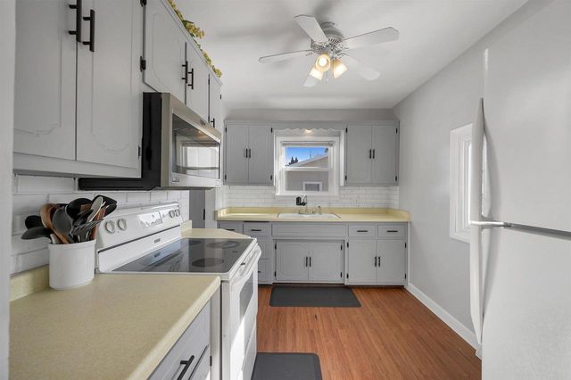 817 ELM STREET, De Pere, WI 54115