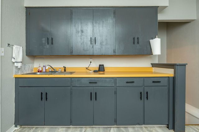 814 N 2nd Avenue E, Newton, IA 50208