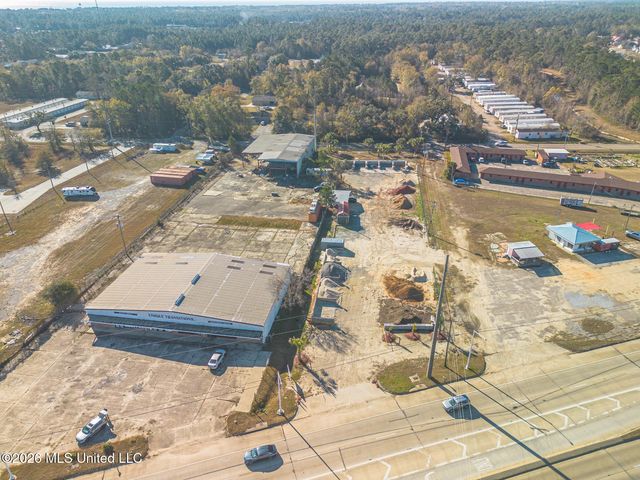 509 Hwy 90, Waveland, MS 39576