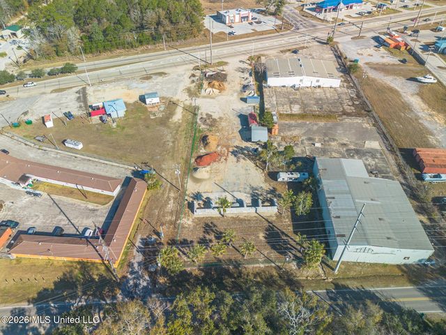 509 Hwy 90, Waveland, MS 39576