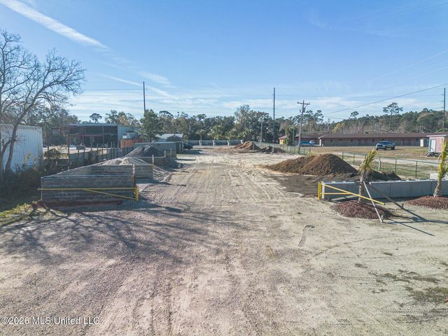 509 Hwy 90, Waveland, MS 39576