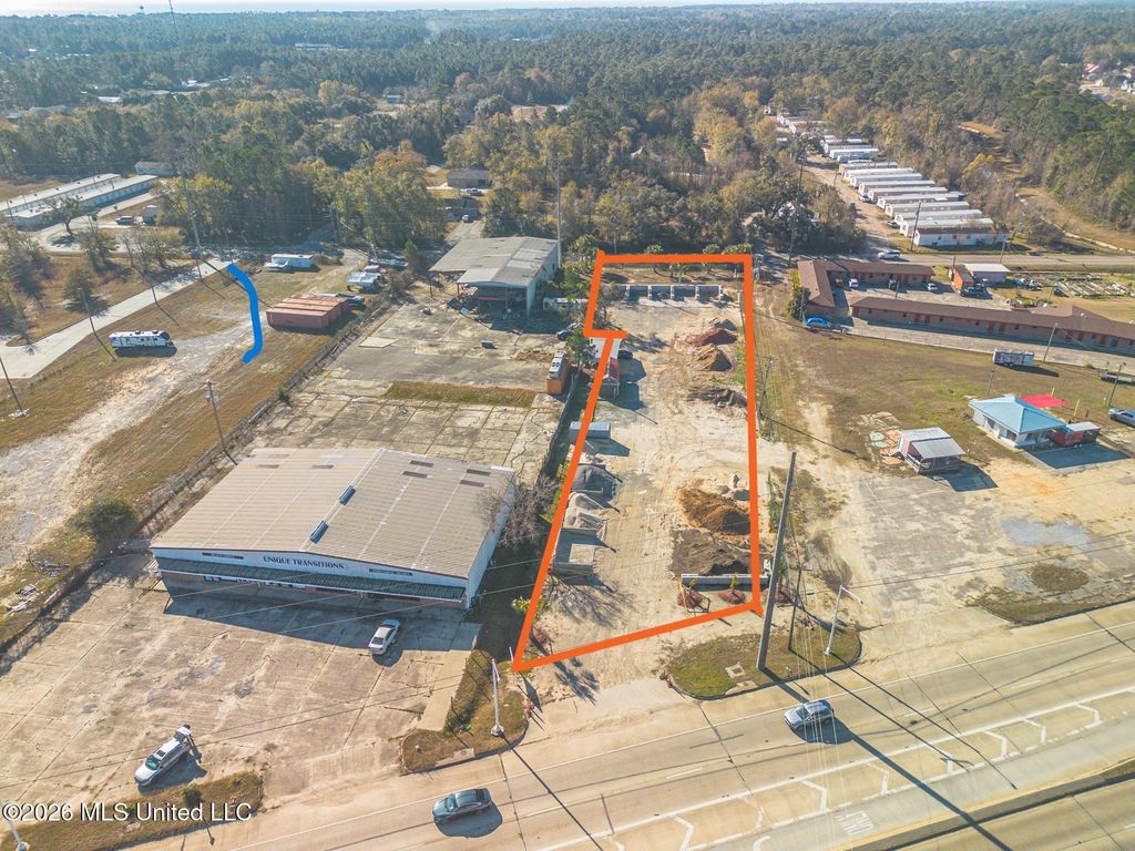 509 Hwy 90, Waveland, MS 39576