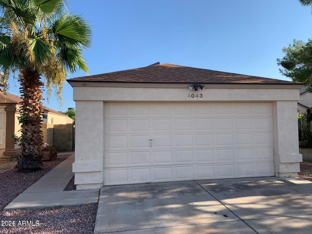4043 W CAMINO DEL RIO --, Glendale, AZ 85310