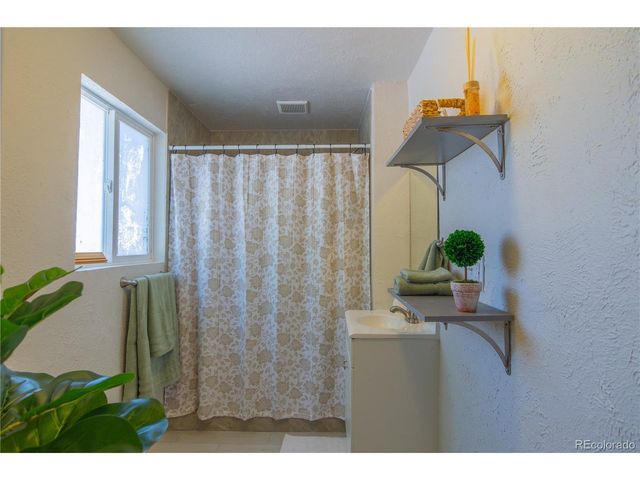 1621 W 18th St, Pueblo, CO 81003