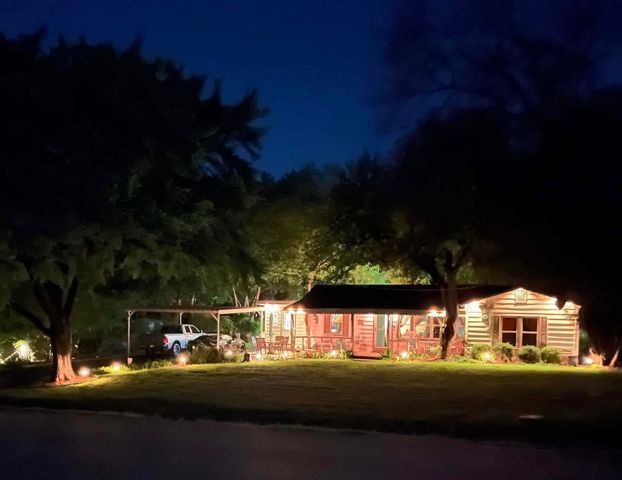 209 Marquette Avenue, Azle, TX 76020