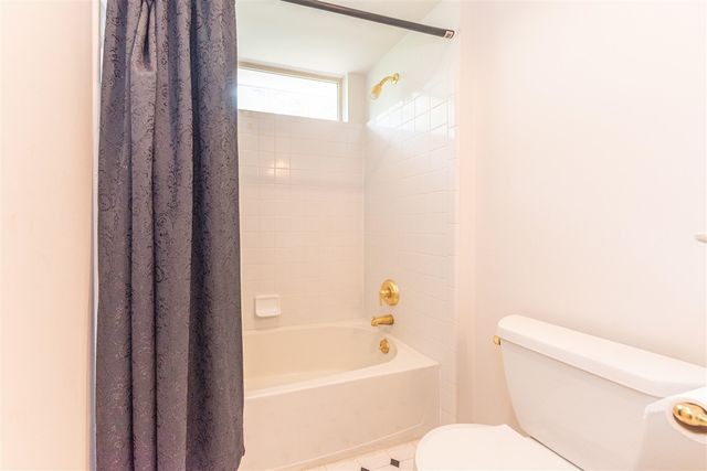 4663 Rosewood Lane, West Bloomfield, MI 48323