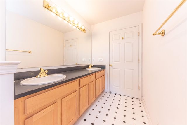 4663 Rosewood Lane, West Bloomfield, MI 48323
