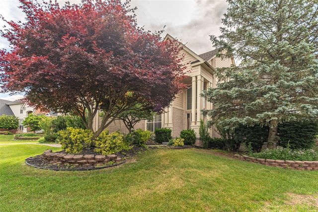 4663 Rosewood Lane, West Bloomfield, MI 48323