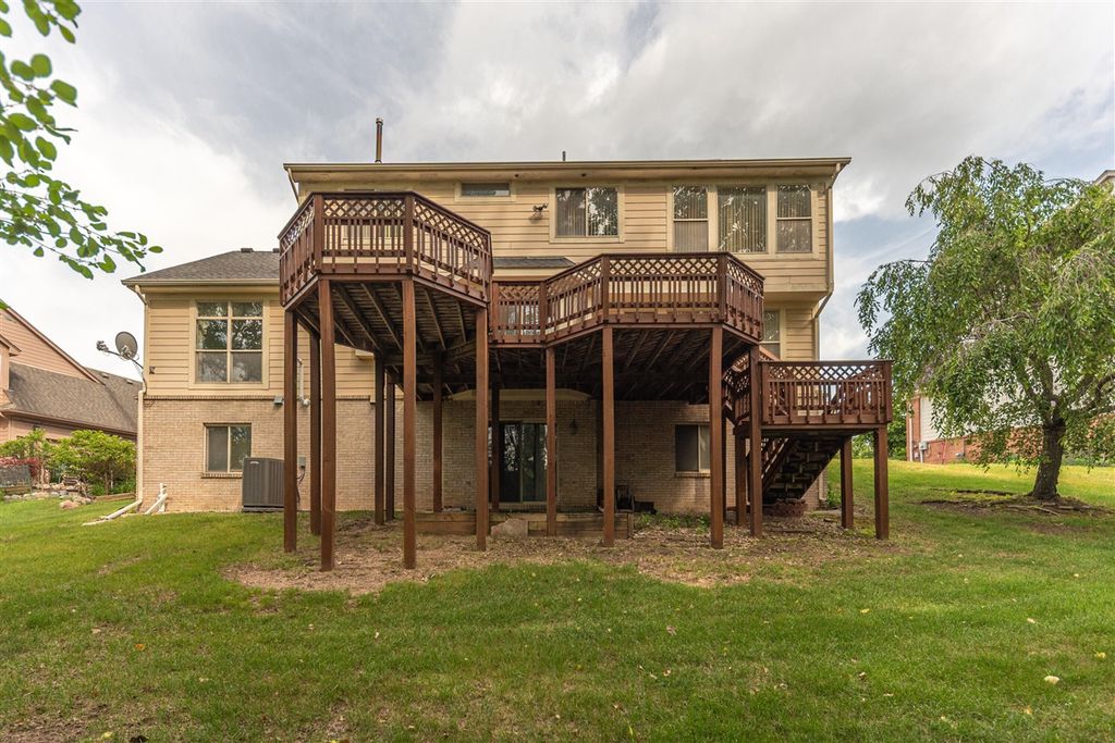 4663 Rosewood Lane, West Bloomfield, MI 48323