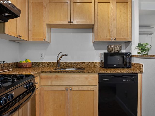 1205 Sw CARDINELL Dr 607, Portland, OR 97201
