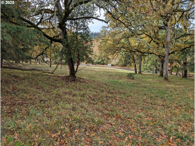 2870 HAWKINS Ln, Eugene, OR 97405