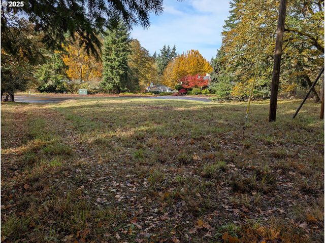 2870 HAWKINS Ln, Eugene, OR 97405