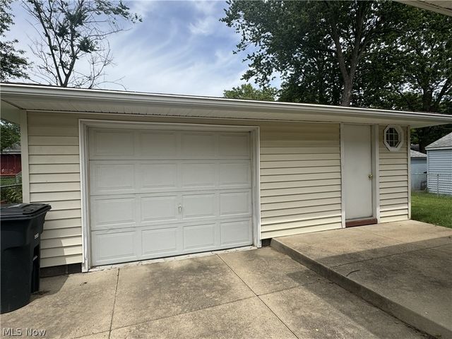 905 Carnegie Avenue, Akron, OH 44314