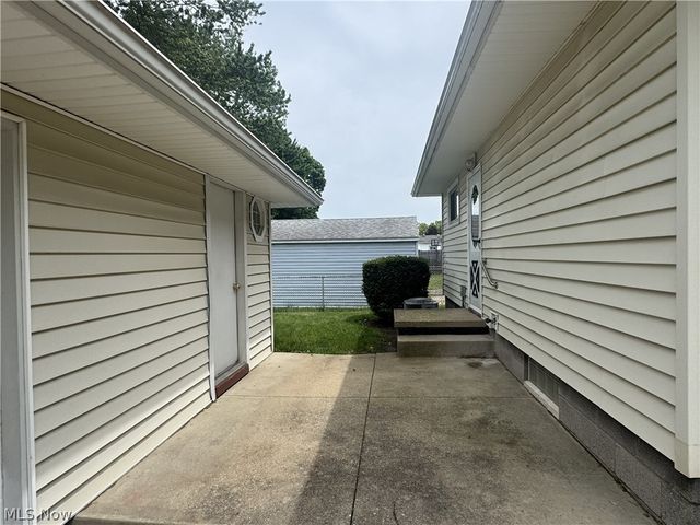 905 Carnegie Avenue, Akron, OH 44314