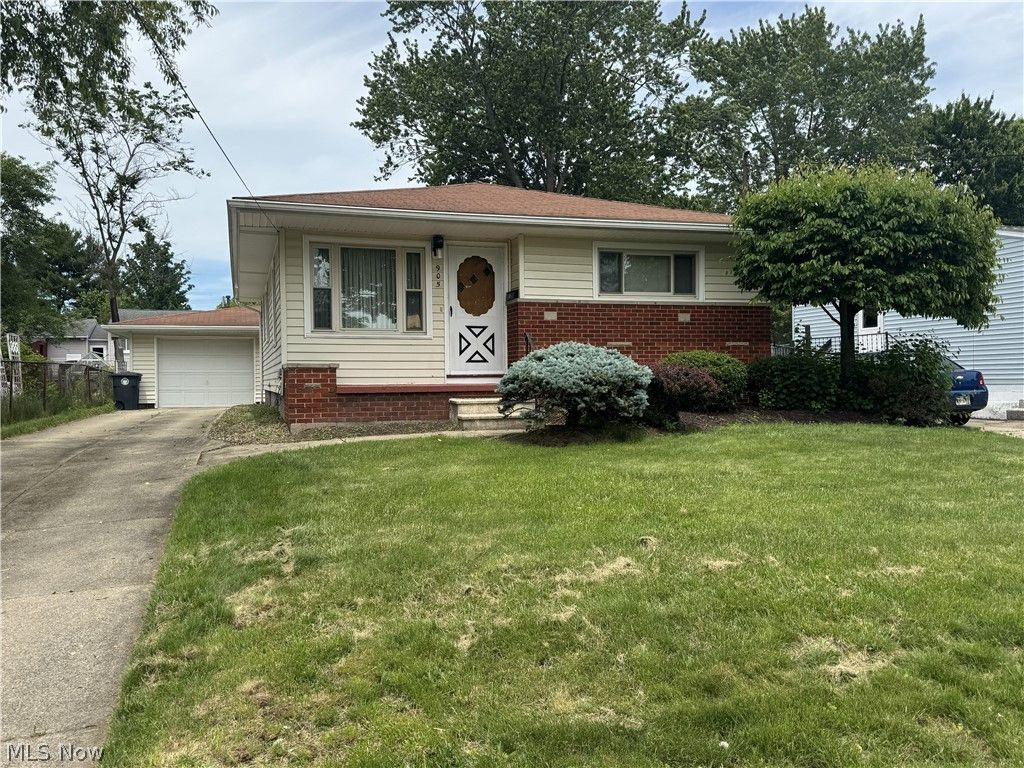 905 Carnegie Avenue, Akron, OH 44314