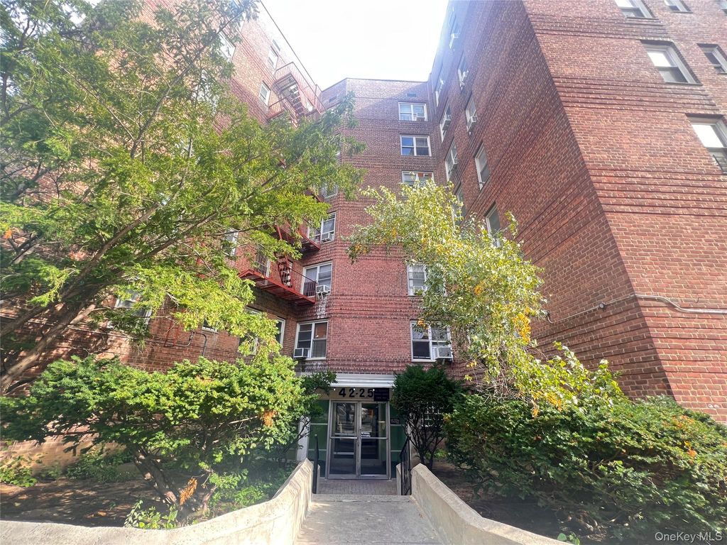 42-25 80 Street 5T, Elmhurst, NY 11373