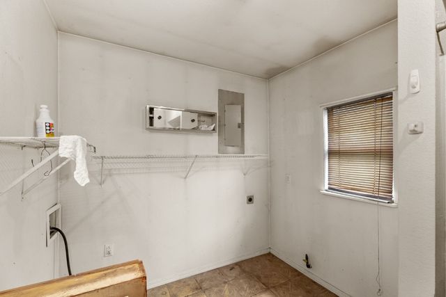 813 N Council Road S, Newcastle, OK 73065