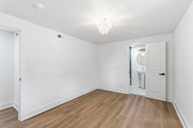 206 New Sawyer Brown Rd, Nashville, TN 37221