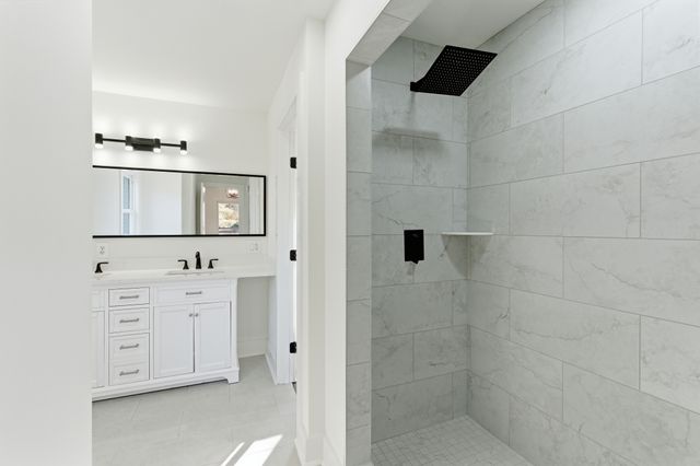 206 New Sawyer Brown Rd, Nashville, TN 37221