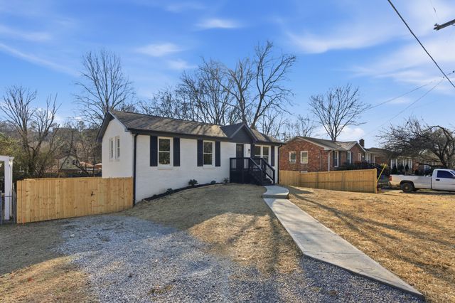 206 New Sawyer Brown Rd, Nashville, TN 37221