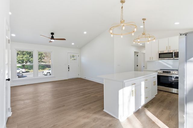 206 New Sawyer Brown Rd, Nashville, TN 37221