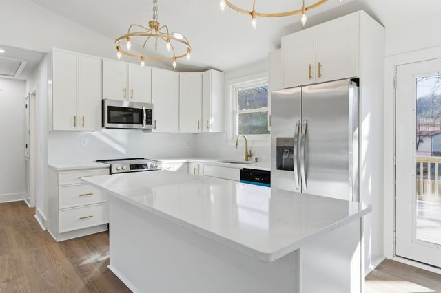 206 New Sawyer Brown Rd, Nashville, TN 37221