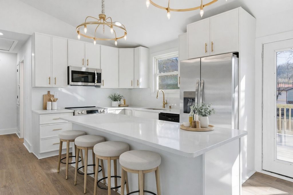 206 New Sawyer Brown Rd, Nashville, TN 37221