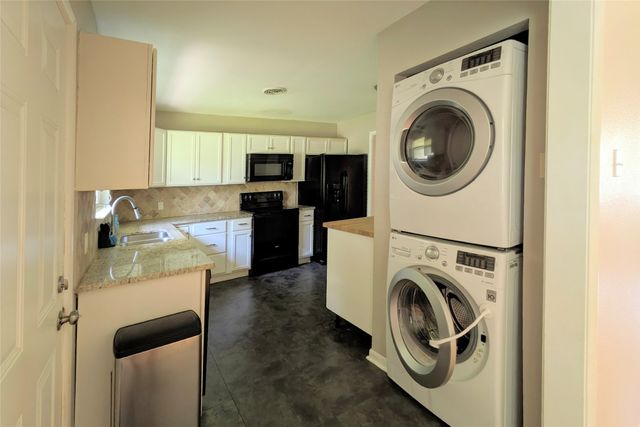 2209 Costa Mesa Drive, Dallas, TX 75228