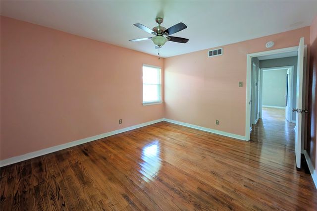 2209 Costa Mesa Drive, Dallas, TX 75228