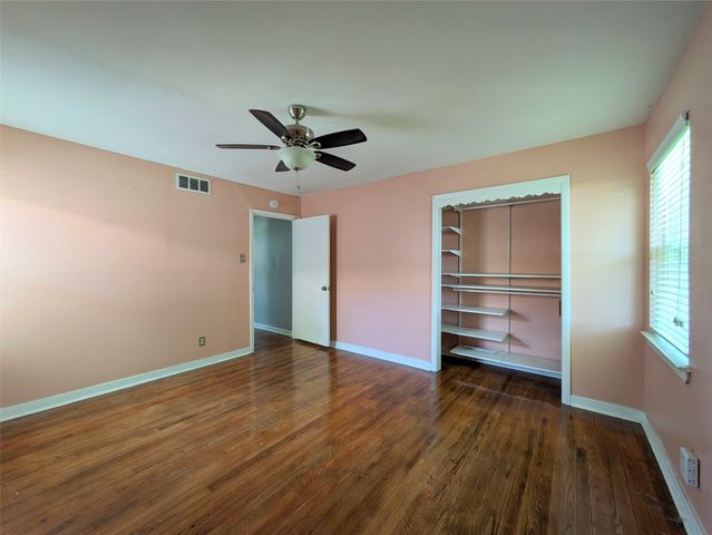 2209 Costa Mesa Drive, Dallas, TX 75228