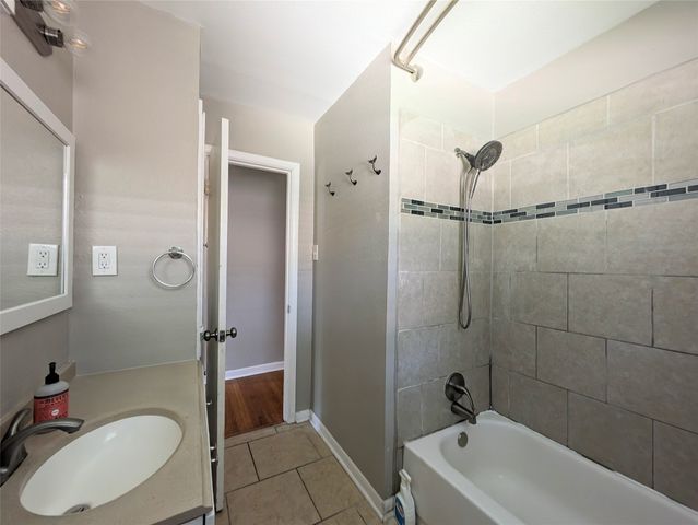 2209 Costa Mesa Drive, Dallas, TX 75228