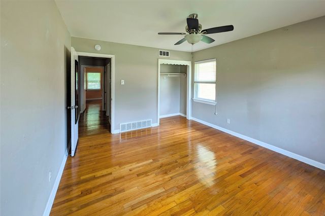 2209 Costa Mesa Drive, Dallas, TX 75228