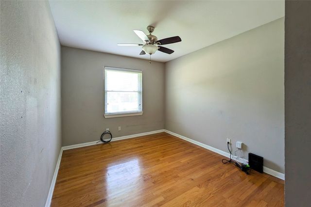 2209 Costa Mesa Drive, Dallas, TX 75228