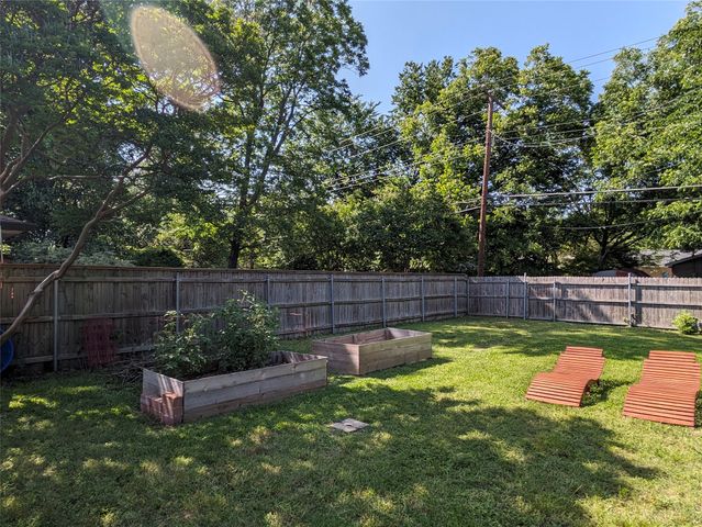 2209 Costa Mesa Drive, Dallas, TX 75228