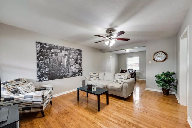 2209 Costa Mesa Drive, Dallas, TX 75228