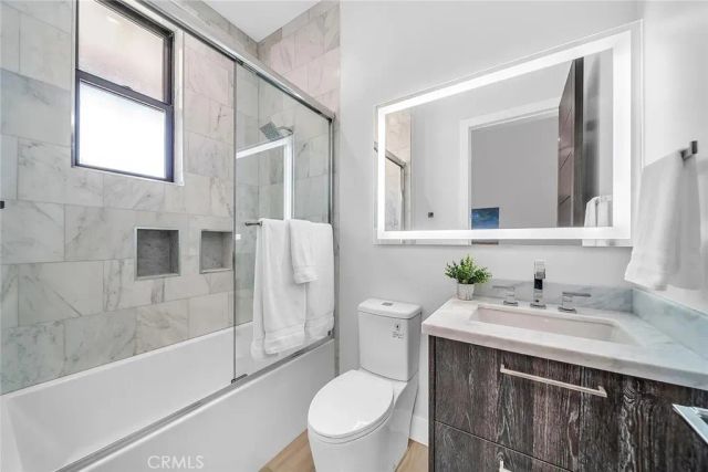242 S Broadway, Redondo Beach, CA 90277