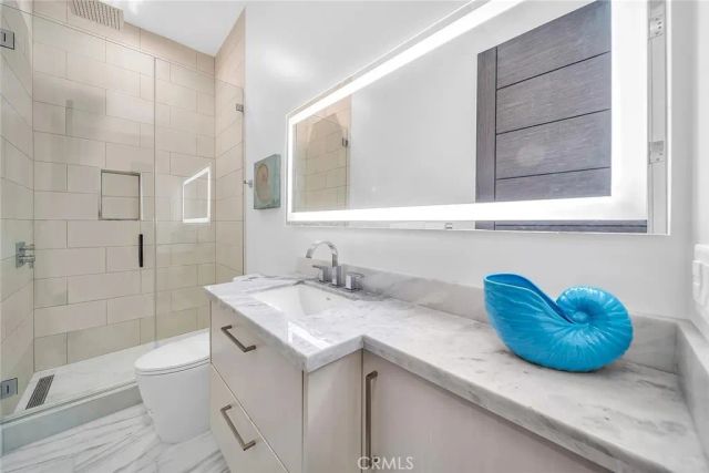 242 S Broadway, Redondo Beach, CA 90277