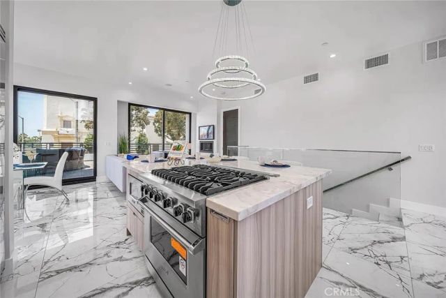 242 S Broadway, Redondo Beach, CA 90277