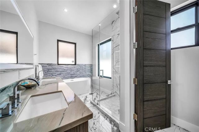 242 S Broadway, Redondo Beach, CA 90277