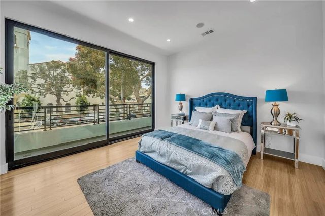 242 S Broadway, Redondo Beach, CA 90277