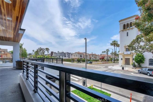 242 S Broadway, Redondo Beach, CA 90277