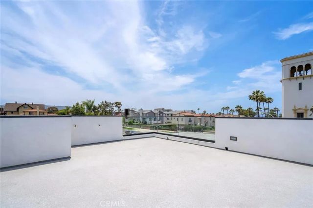 242 S Broadway, Redondo Beach, CA 90277