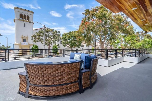242 S Broadway, Redondo Beach, CA 90277