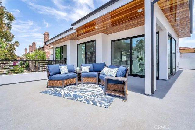 242 S Broadway, Redondo Beach, CA 90277