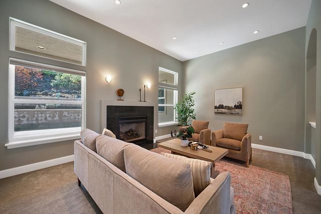 1772 Park Oak Dr, Roseville, CA 95661