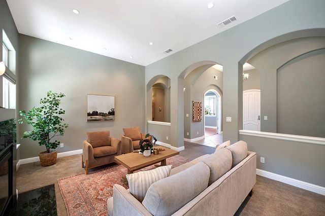 1772 Park Oak Dr, Roseville, CA 95661