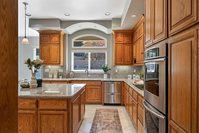 1772 Park Oak Dr, Roseville, CA 95661